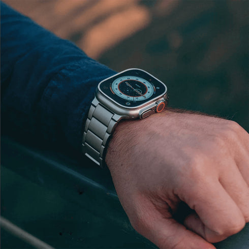 Premium Titan Armband Galaxy mit Sicherheitsschließe für alle Apple Watch Serien